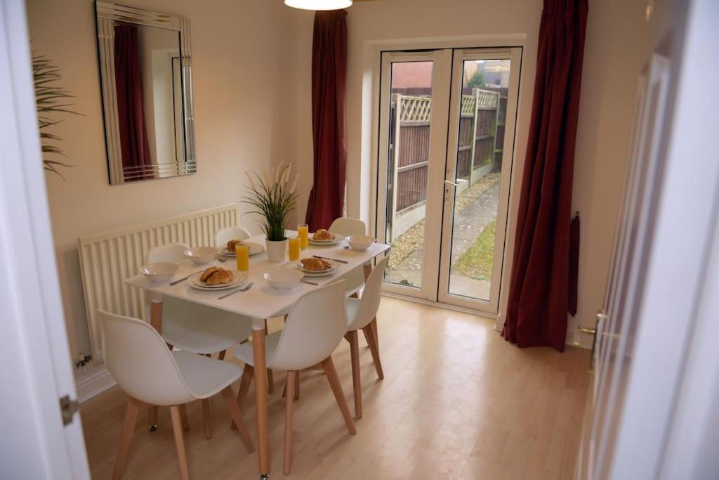 Вилла Charming 3 Bed House In Бристоль Экстерьер фото
